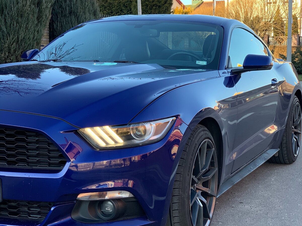 Ford Mustang 2016 синий