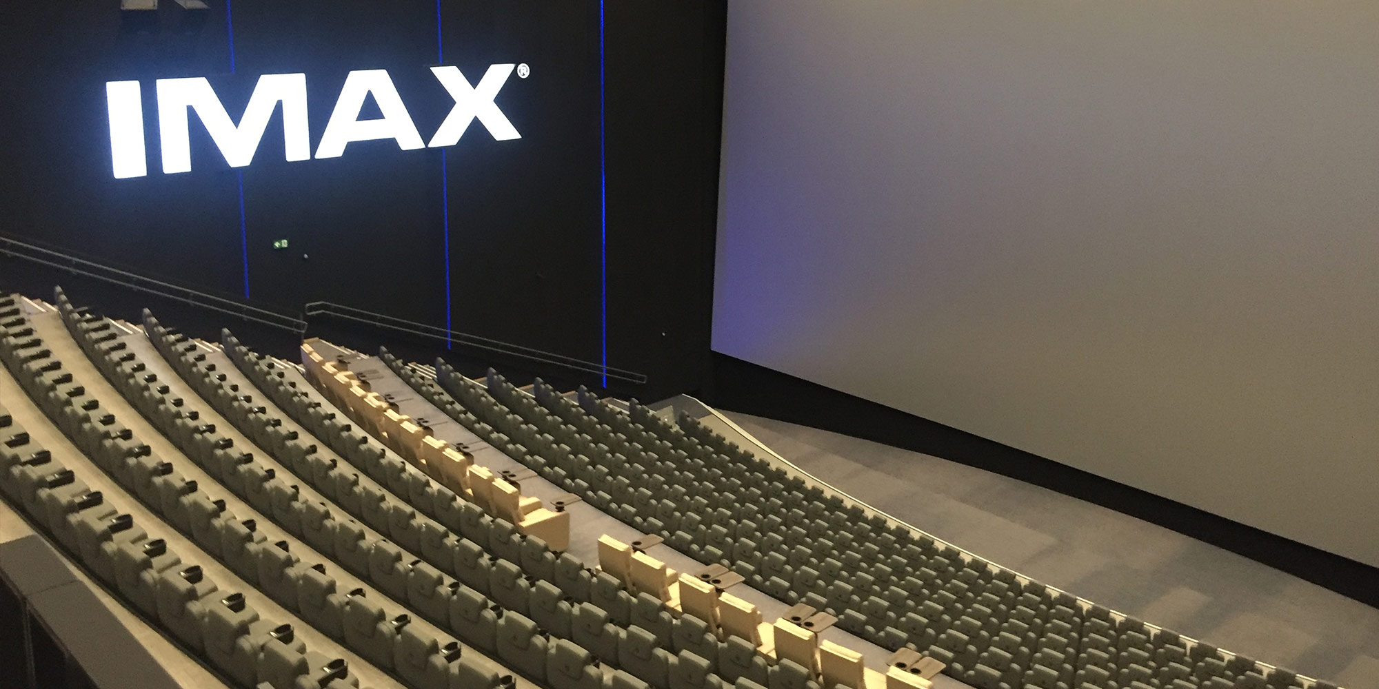 Мега химки кинотеатр расписание афиша. IMAX зал в меге Химки. IMAX 3d Ялта. Синема парк IMAX зал. IMAX Капитолий Химки зал.