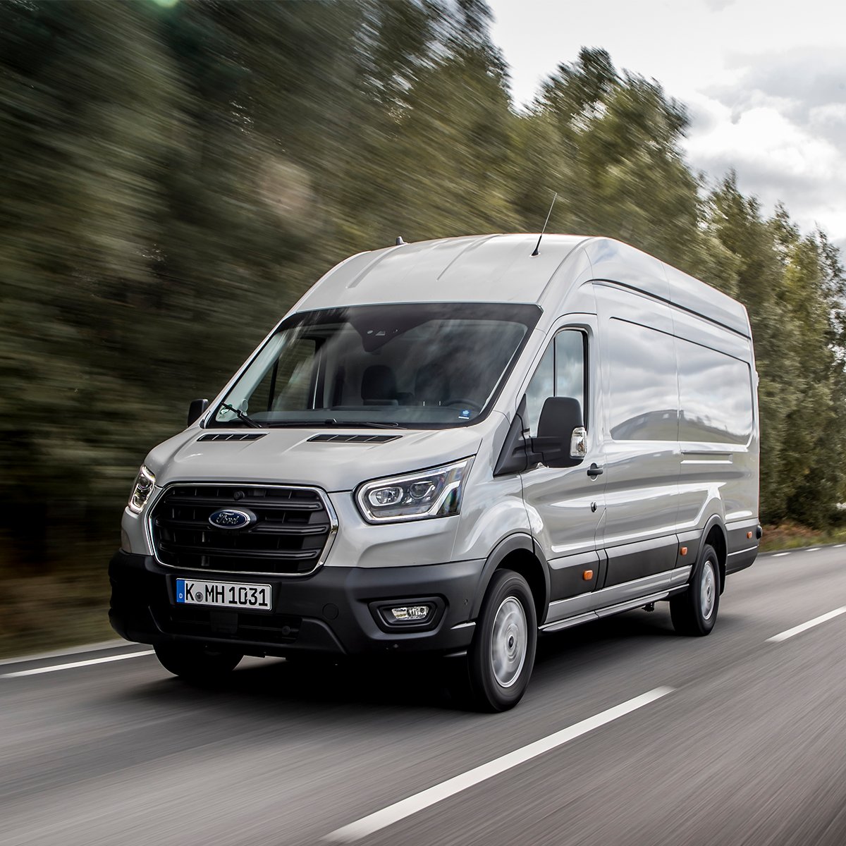 Белый ford transit фото